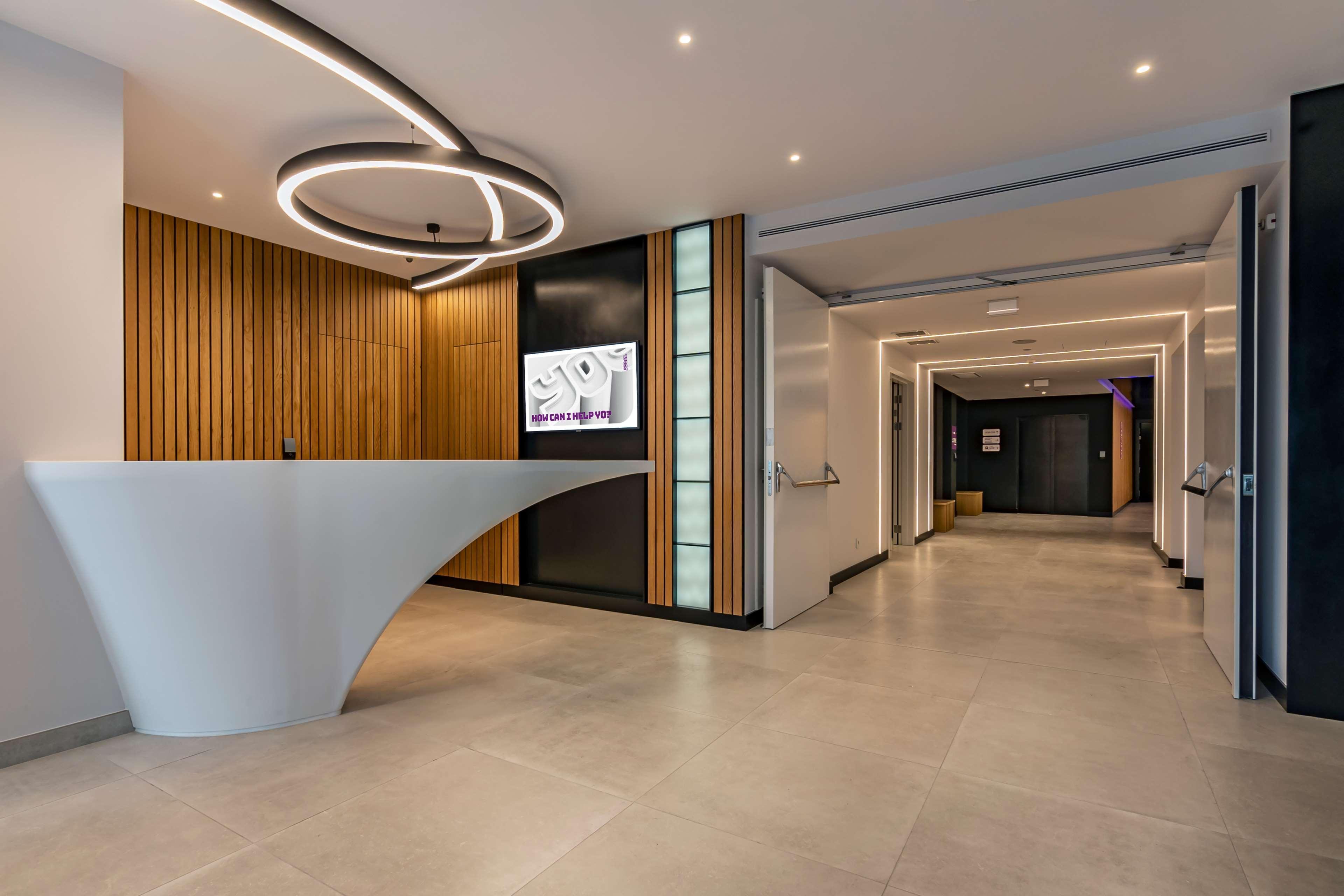 Yotel Porto Bagian luar foto